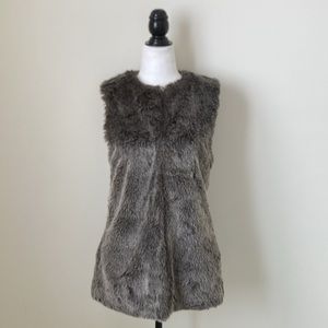 Talula Aritzia Faux Fur Vest Size Small
